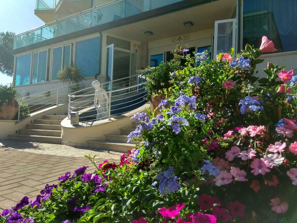 Hotel Lady Mary Milano Marittima Extérieur photo